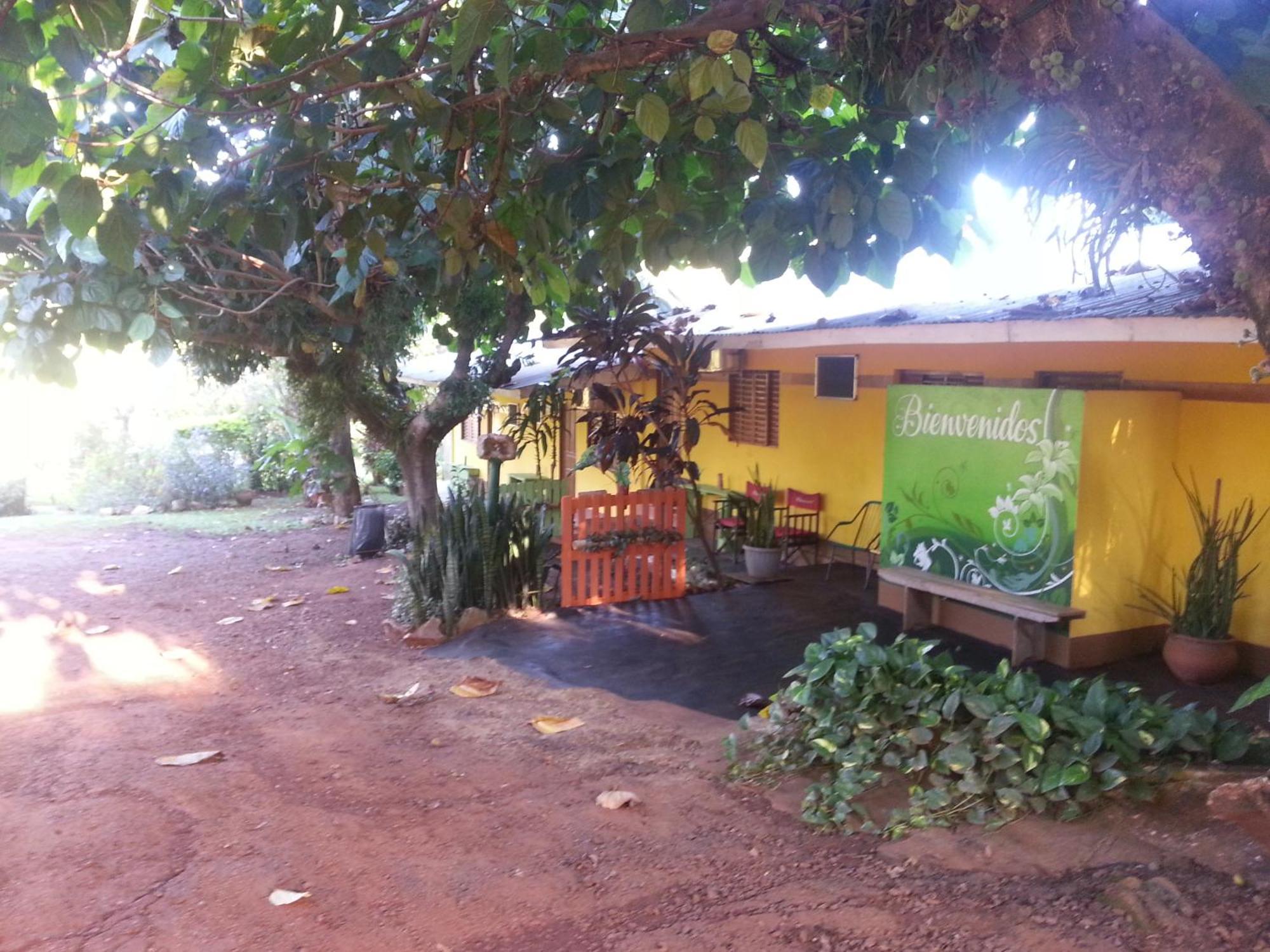 Hotel Y Residencial Amigos Puerto Iguazú Kültér fotó
