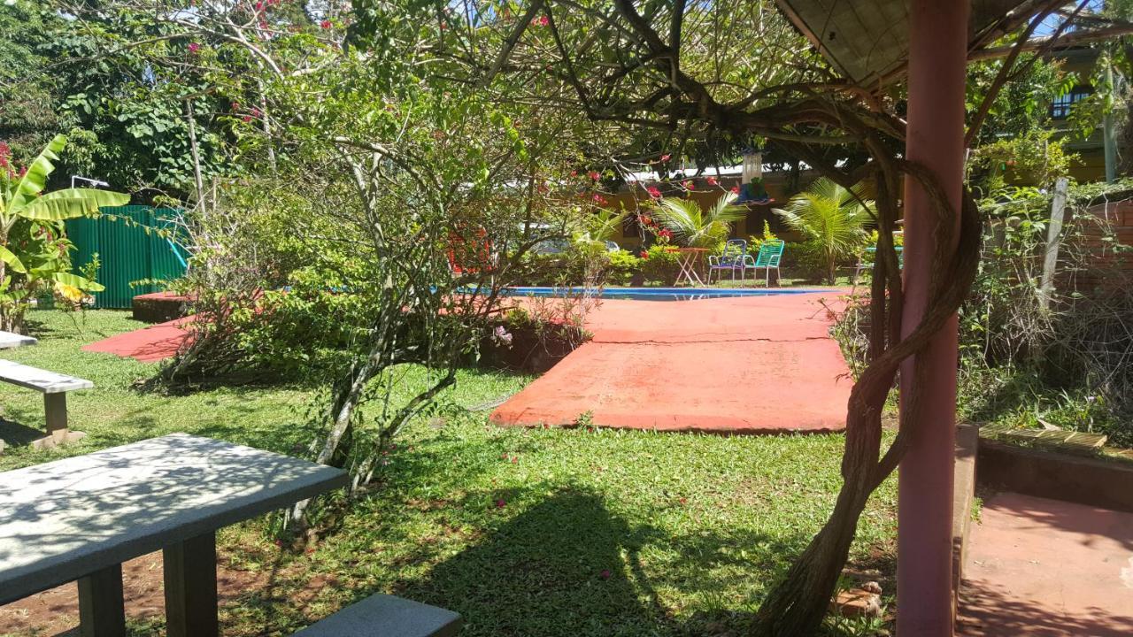 Hotel Y Residencial Amigos Puerto Iguazú Kültér fotó