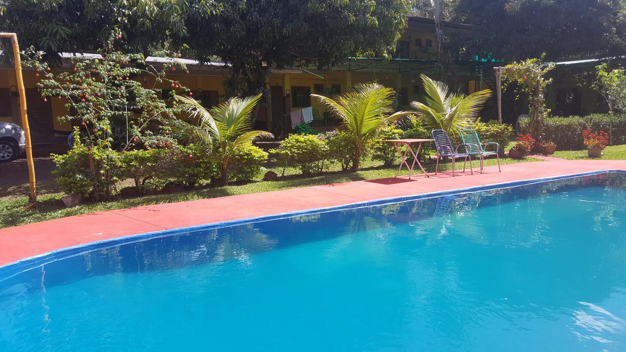 Hotel Y Residencial Amigos Puerto Iguazú Kültér fotó